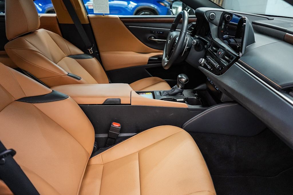 Thumbnail: 2024 Lexus ES - 9