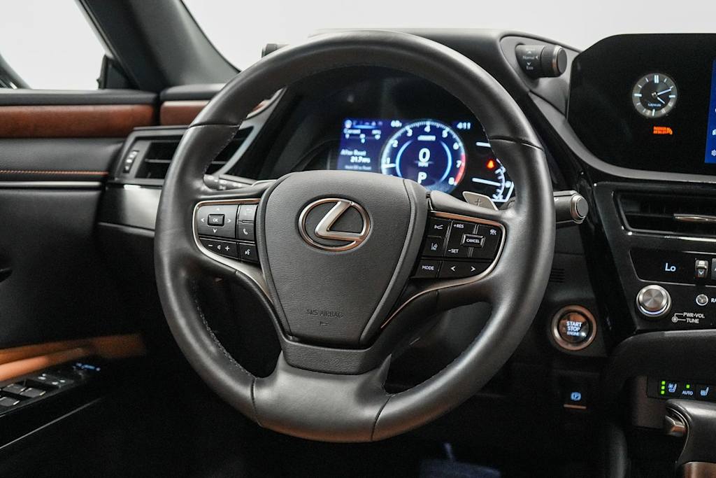 Thumbnail: 2024 Lexus ES - 8