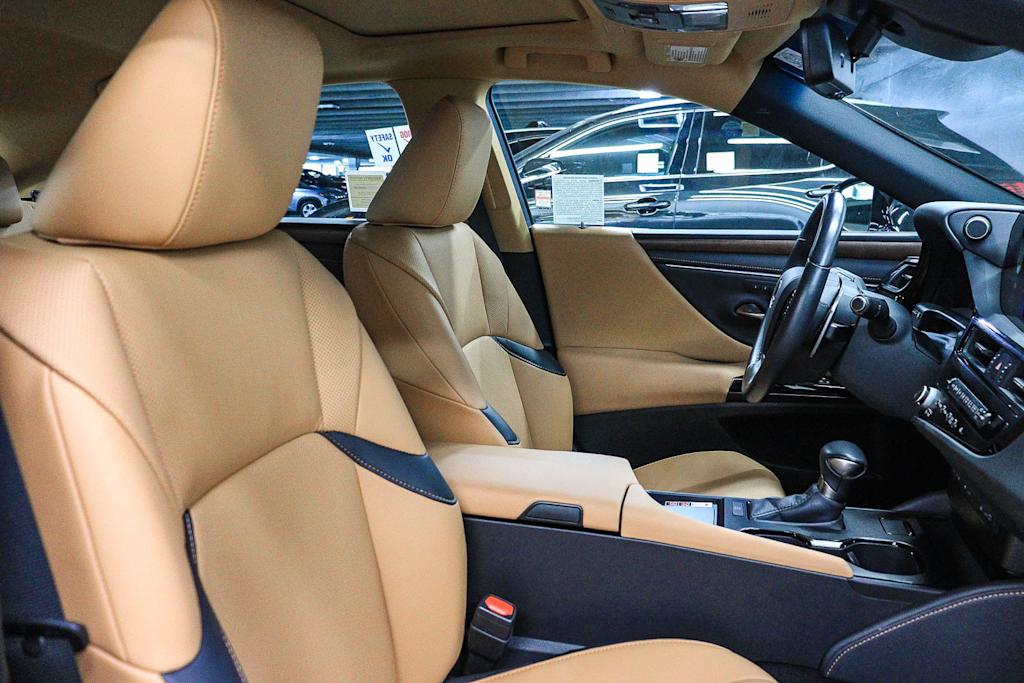 Thumbnail: 2025 Lexus ES - 9