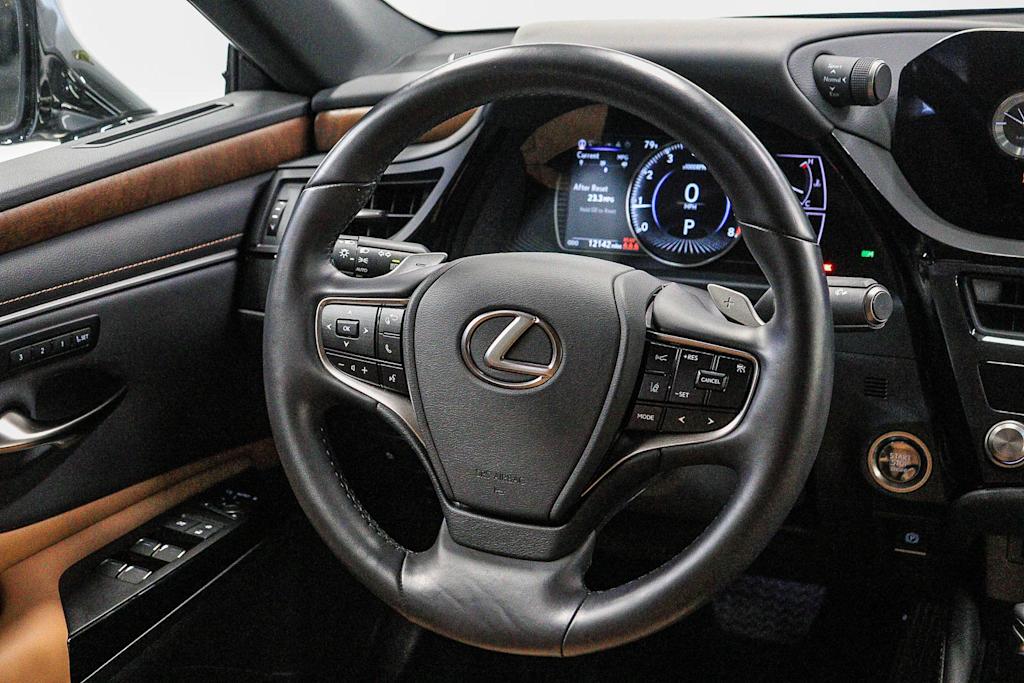 Thumbnail: 2025 Lexus ES - 12