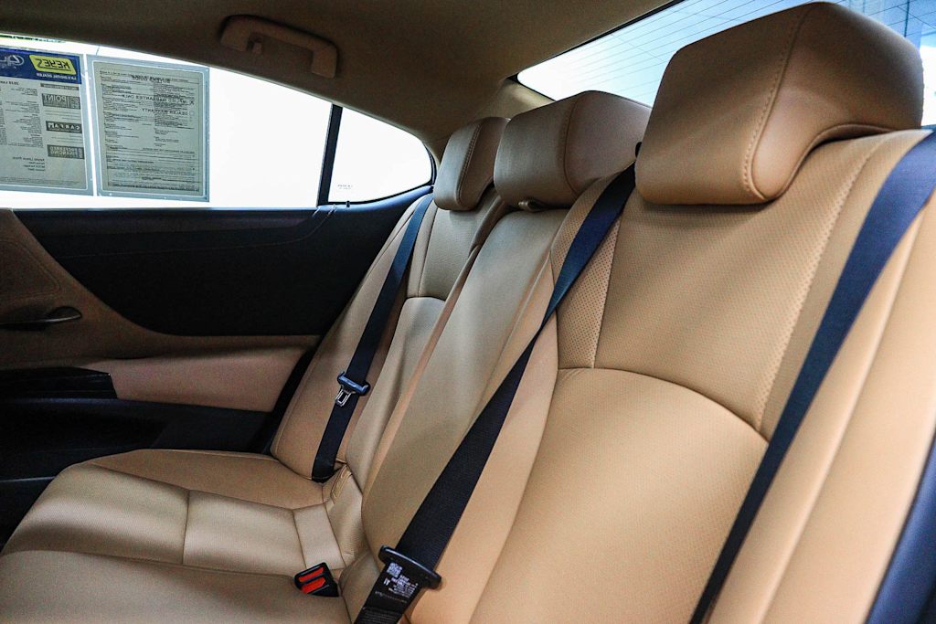 Thumbnail: 2025 Lexus ES - 11