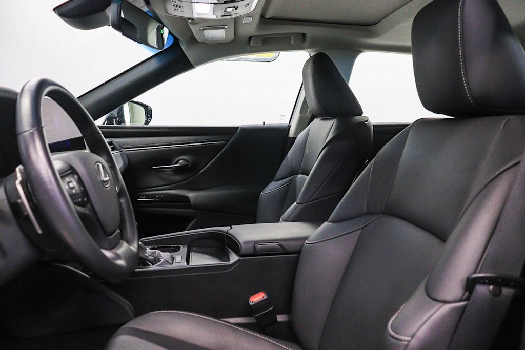 Thumbnail: 2025 Lexus ES - 11