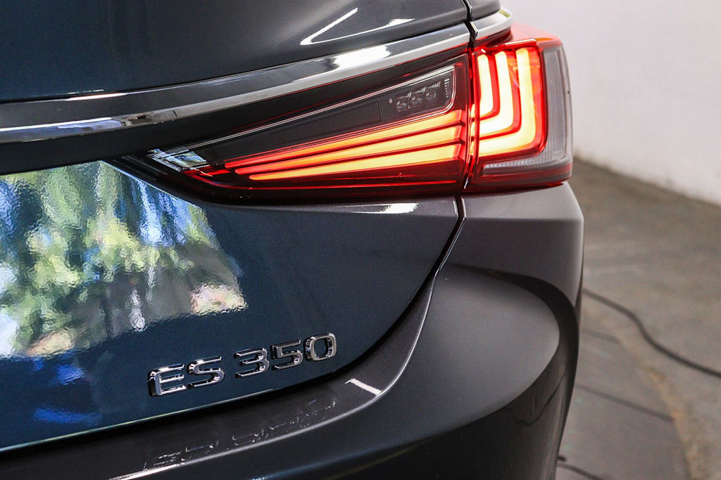 Thumbnail: 2025 Lexus ES - 25