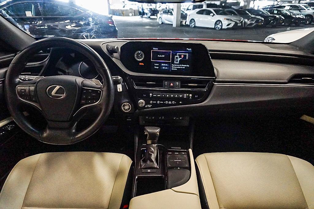 Thumbnail: 2022 Lexus ES - 9