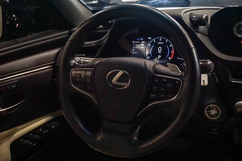 Thumbnail: 2022 Lexus ES - 14