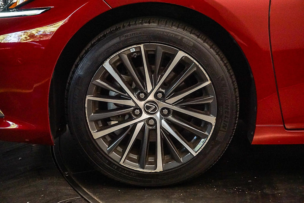 Thumbnail: 2022 Lexus ES - 7