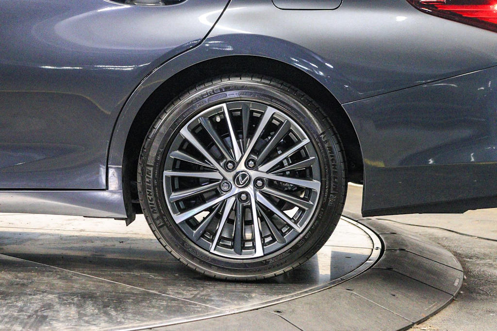 Thumbnail: 2025 Lexus ES - 22