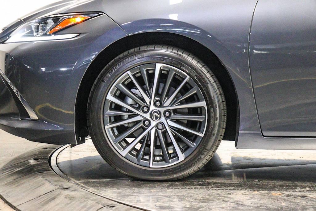 Thumbnail: 2025 Lexus ES - 7