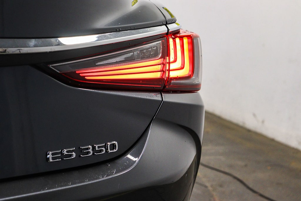 Thumbnail: 2025 Lexus ES - 23
