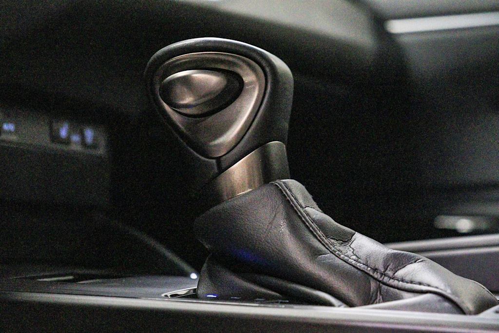 Thumbnail: 2025 Lexus ES - 14