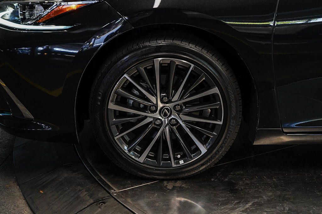 Thumbnail: 2025 Lexus ES - 6