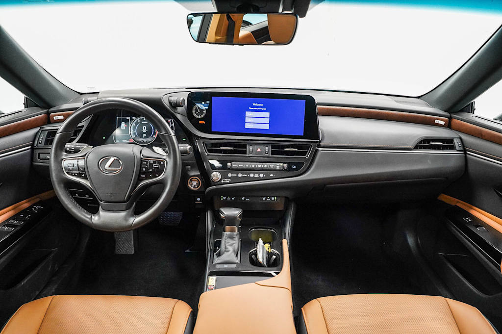 Thumbnail: 2025 Lexus ES - 2