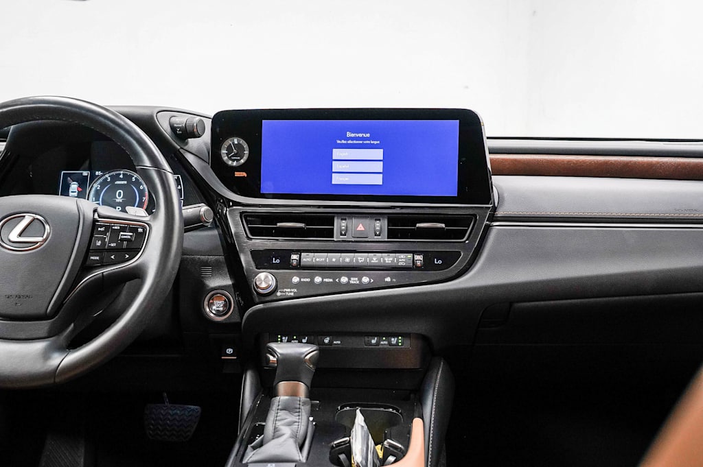 Thumbnail: 2025 Lexus ES - 12