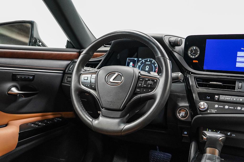 Thumbnail: 2025 Lexus ES - 13