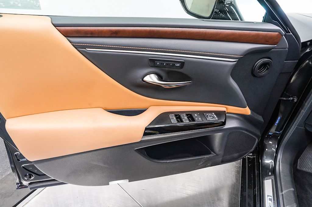 Thumbnail: 2025 Lexus ES - 47