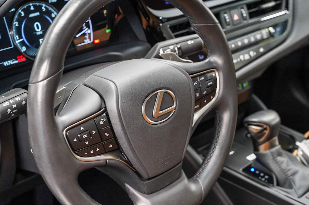 Thumbnail: 2025 Lexus ES - 45