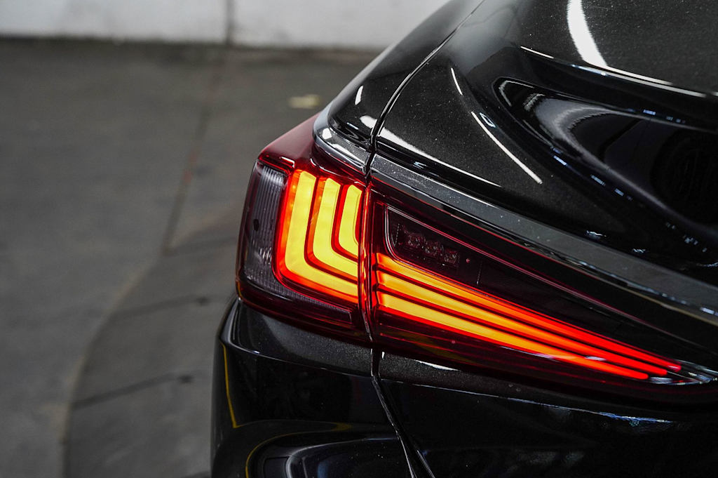 Thumbnail: 2025 Lexus ES - 34