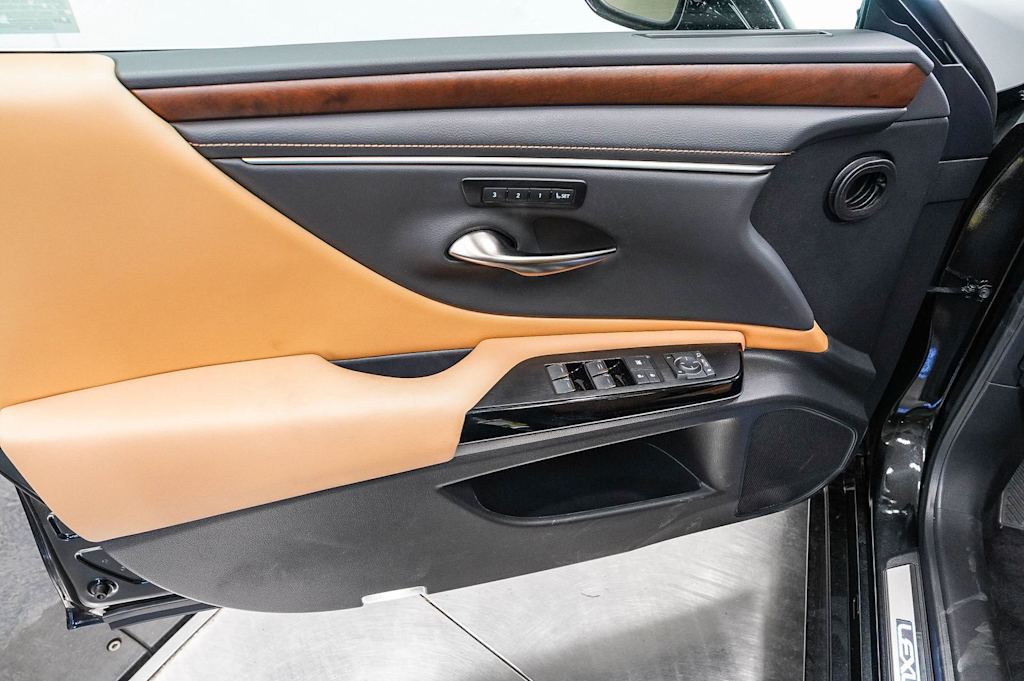 Thumbnail: 2025 Lexus ES - 48