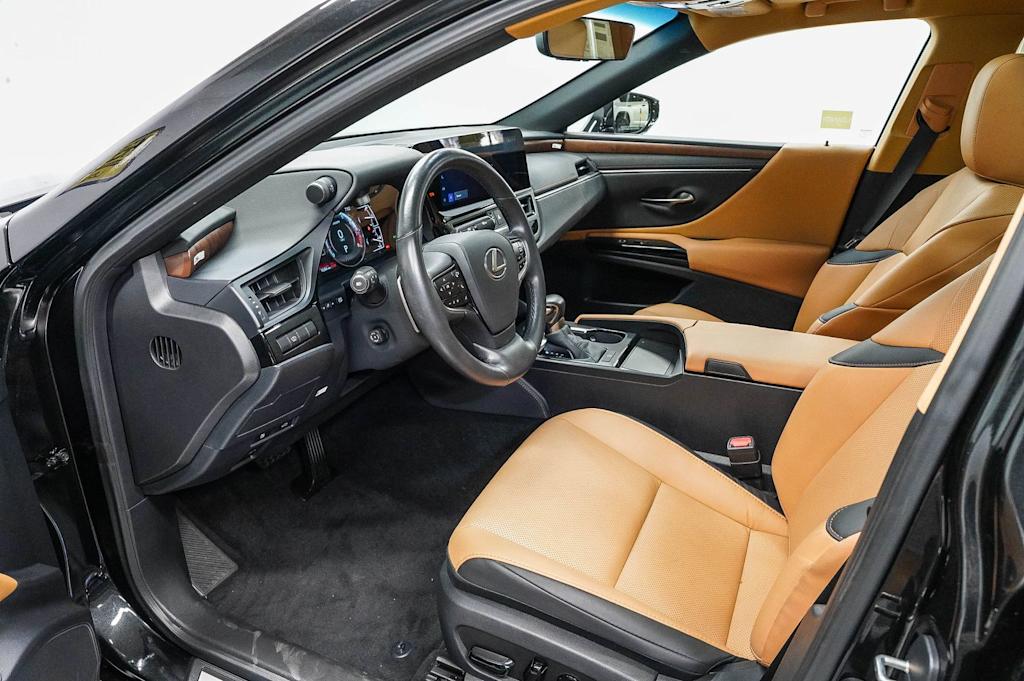 Thumbnail: 2025 Lexus ES - 41