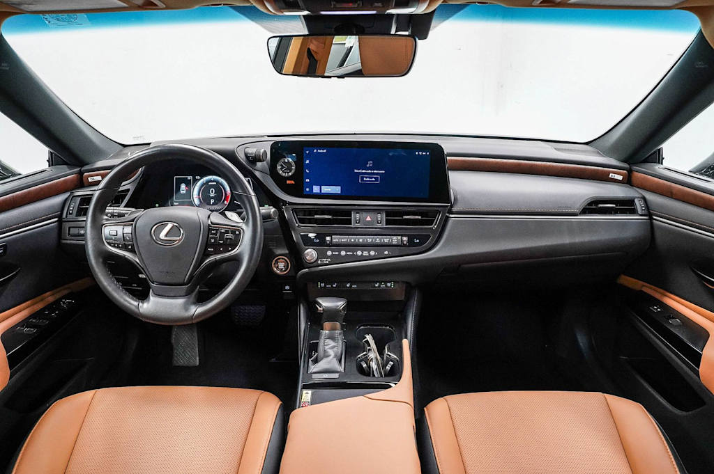 Thumbnail: 2025 Lexus ES - 8