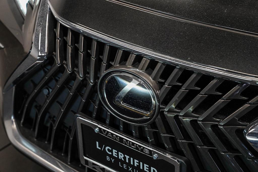 Thumbnail: 2025 Lexus ES - 29