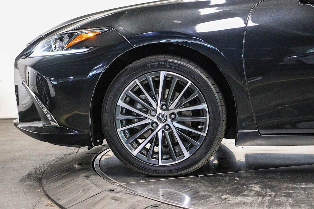 Thumbnail: 2024 Lexus ES - 5