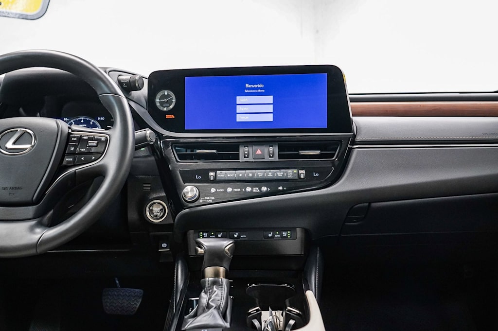 Thumbnail: 2024 Lexus ES - 9