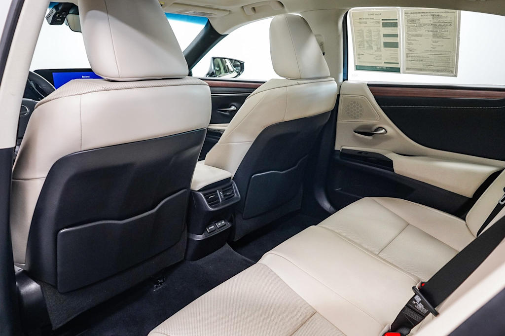 Thumbnail: 2024 Lexus ES - 11