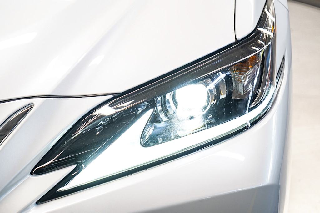 Thumbnail: 2024 Lexus ES - 22