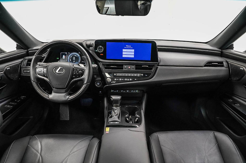 Thumbnail: 2025 Lexus ES - 2