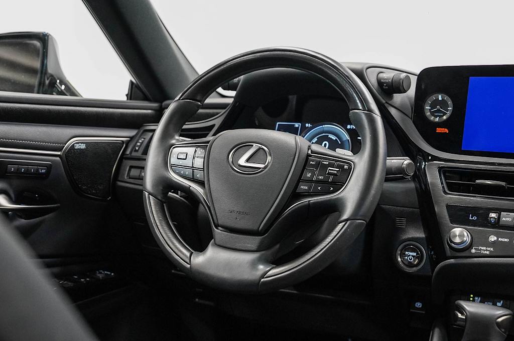 Thumbnail: 2025 Lexus ES - 13