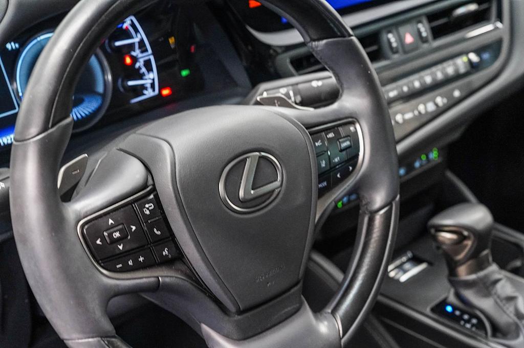 Thumbnail: 2025 Lexus ES - 14