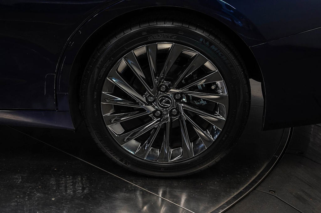 Thumbnail: 2025 Lexus ES - 22