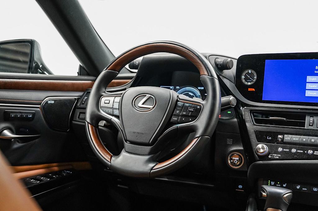 Thumbnail: 2025 Lexus ES - 13