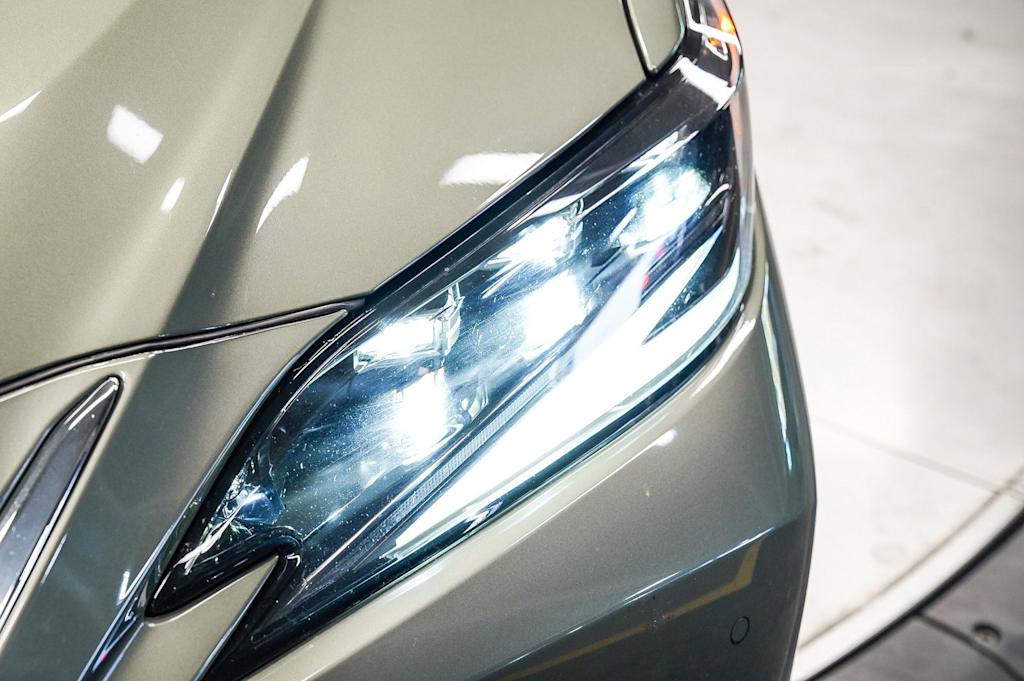 Thumbnail: 2025 Lexus ES - 17