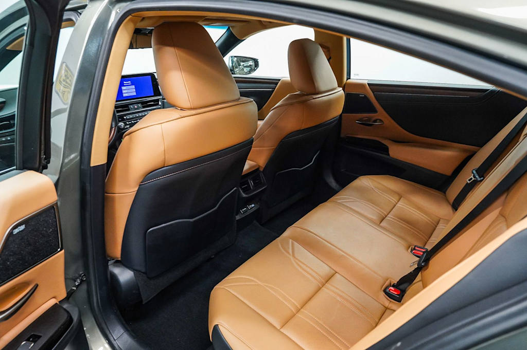 Thumbnail: 2025 Lexus ES - 12