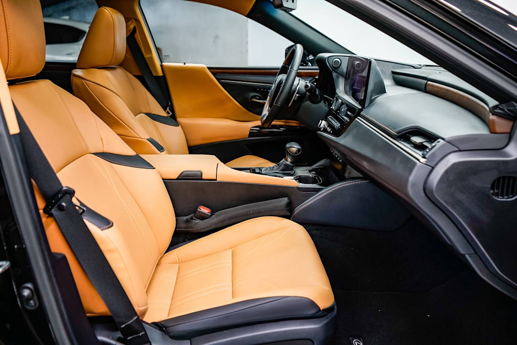 2025 Lexus ES Hybrid 300h Luxury 9