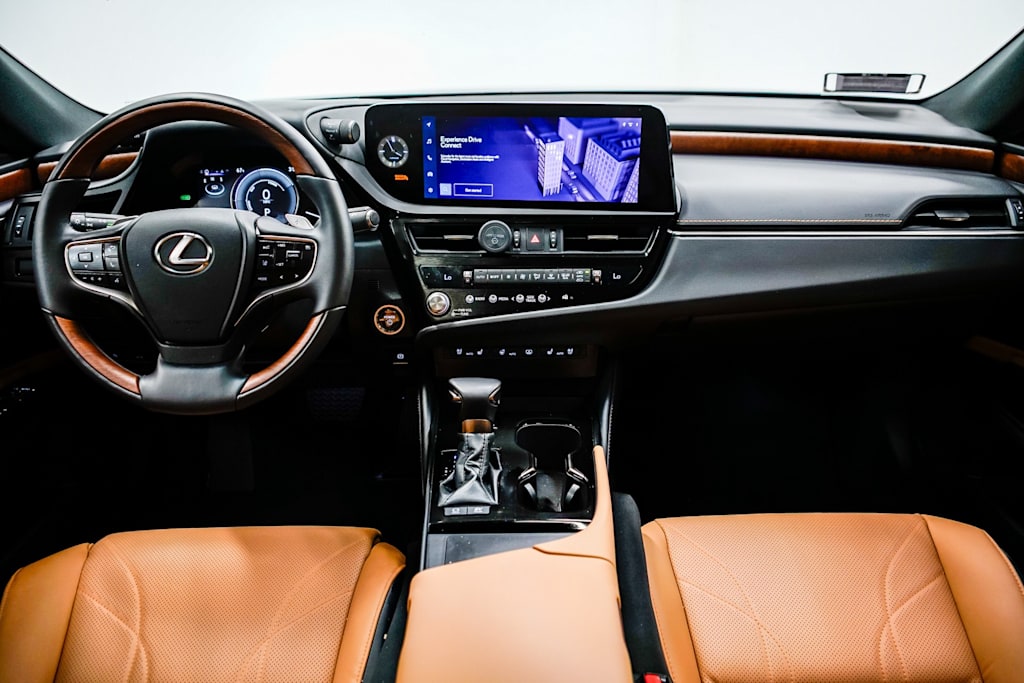 2025 Lexus ES Hybrid 300h Luxury 2
