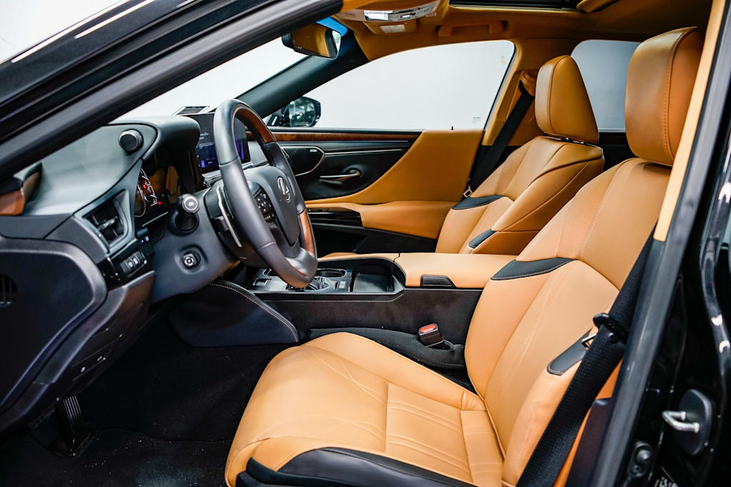 2025 Lexus ES Hybrid 300h Luxury 10