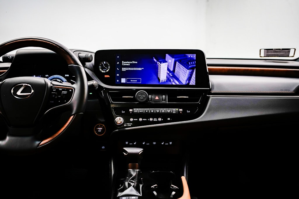 2025 Lexus ES Hybrid 300h Luxury 8