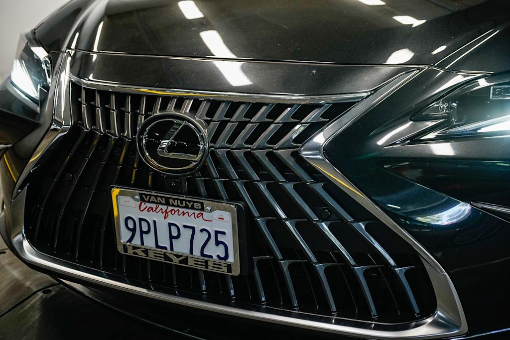 2025 Lexus ES Hybrid 300h Luxury 5