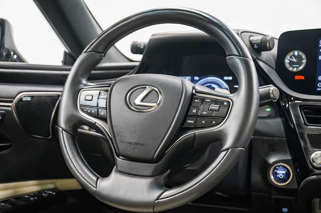 Thumbnail: 2022 Lexus ES - 9