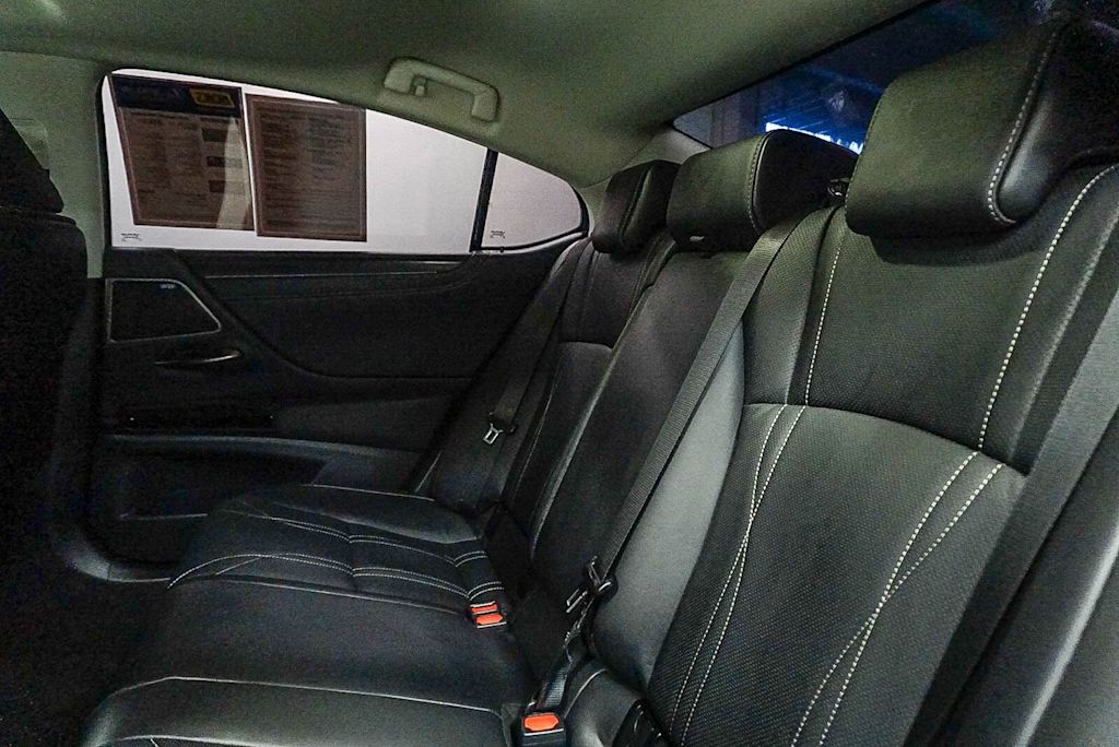 Thumbnail: 2025 Lexus ES - 11