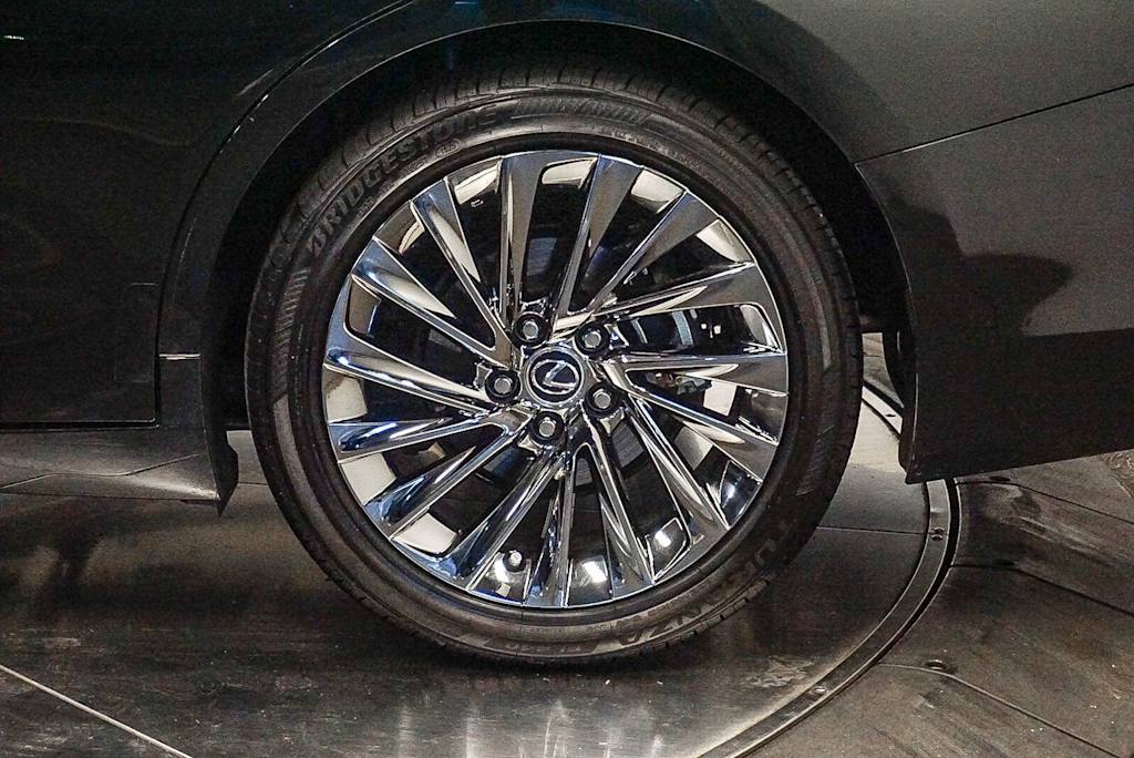 Thumbnail: 2025 Lexus ES - 22