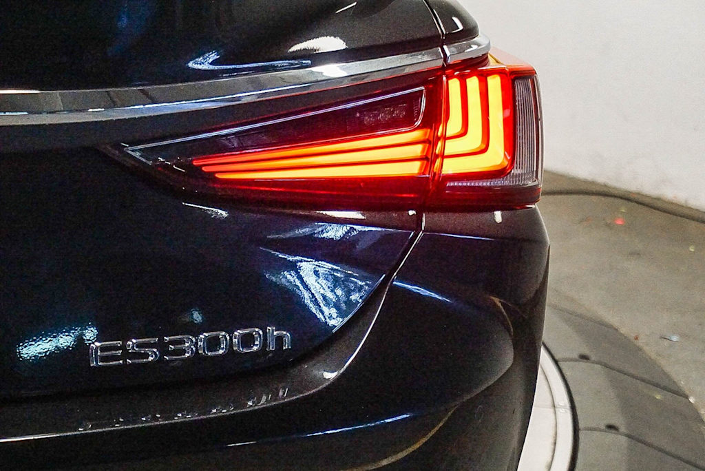 Thumbnail: 2025 Lexus ES - 23