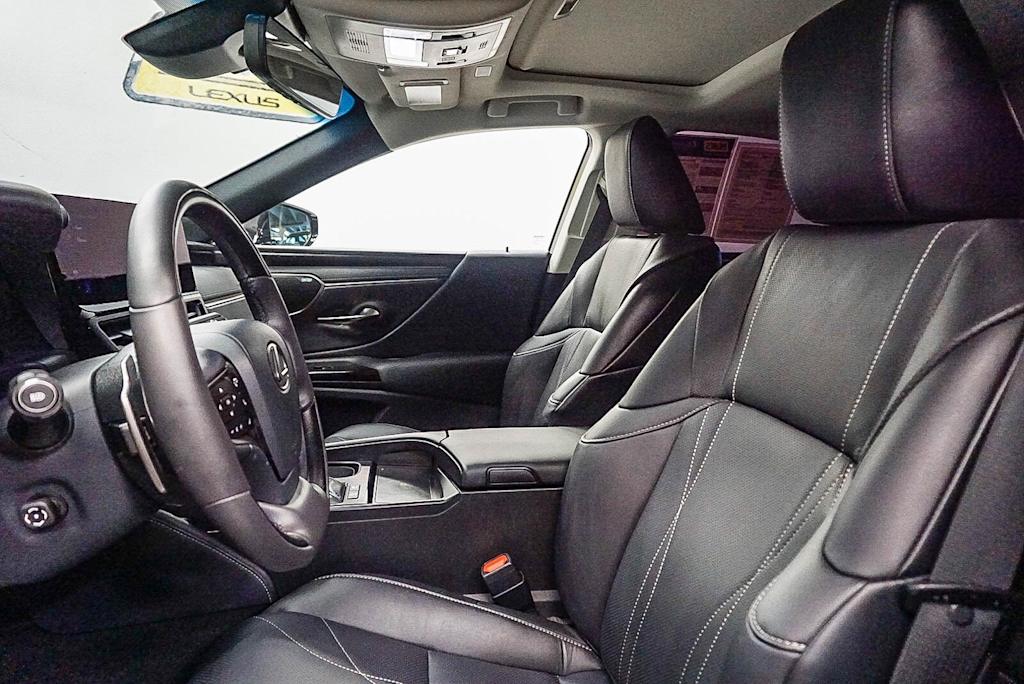 Thumbnail: 2025 Lexus ES - 10