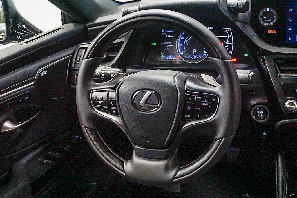 Thumbnail: 2025 Lexus ES - 8