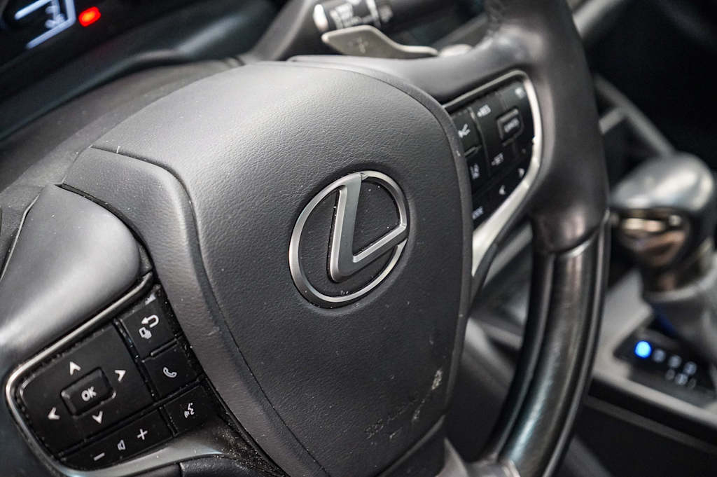 Thumbnail: 2022 Lexus ES - 25