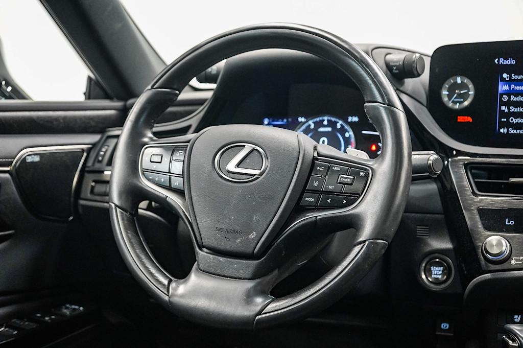 Thumbnail: 2022 Lexus ES - 9