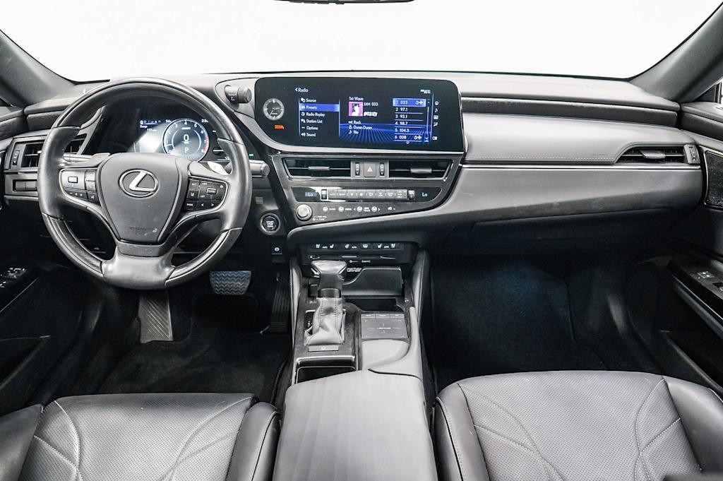 Thumbnail: 2022 Lexus ES - 2